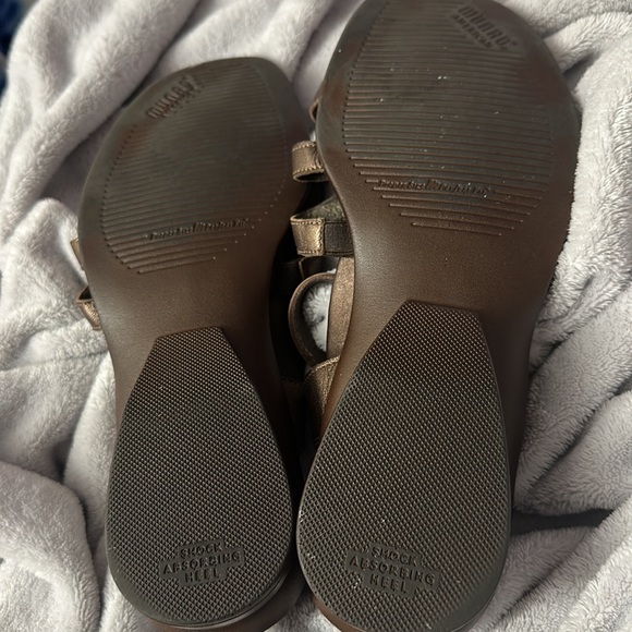 Munro gold strappy leather sandals size 6.5 W - Picture 6 of 7